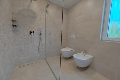 OTOK KRK-MALINSKA,ekskluzivni apartman 300 metara do mora  i plaže