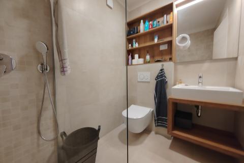 OTOK KRK-MALINSKA,ekskluzivni apartman 300 metara do mora  i plaže