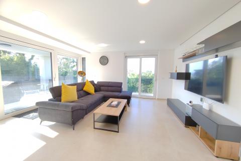 OTOK KRK-MALINSKA,ekskluzivni apartman 300 metara do mora  i plaže