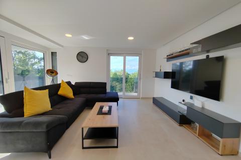 OTOK KRK-MALINSKA,ekskluzivni apartman 300 metara do mora  i plaže