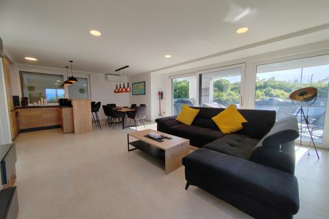 OTOK KRK-MALINSKA,ekskluzivni apartman 300 metara do mora  i plaže