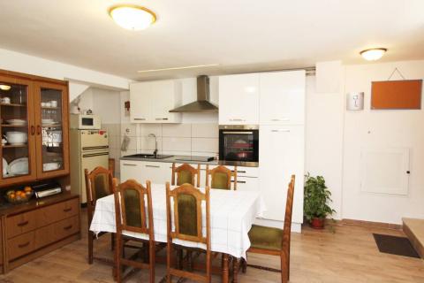 Vrsar: Kamena kuća 3ss u starogradskoj jezgri 