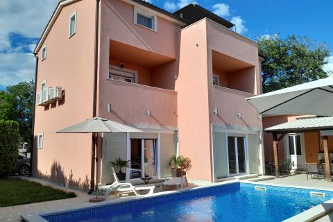 Istra,Medulin,kuća za odmor sa grijanim bazenom