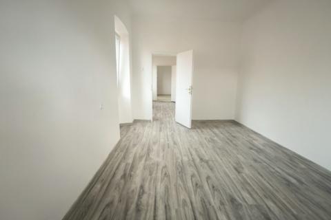 PULA, CENTAR, stan u strogom centru