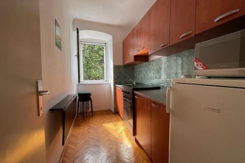 Otok Krk-Punat, prvi red do mora, 180 m2