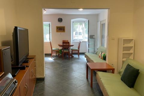 Otok Krk-Punat, prvi red do mora, 180 m2