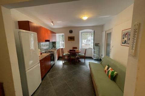 Otok Krk-Punat, prvi red do mora, 180 m2