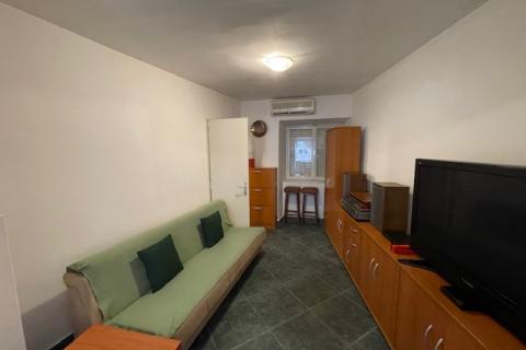 Otok Krk-Punat, prvi red do mora, 180 m2