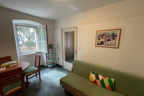 Otok Krk-Punat, prvi red do mora, 180 m2