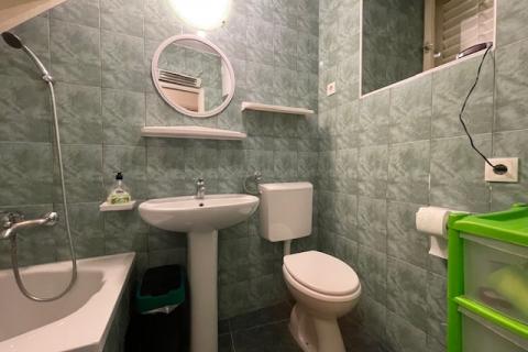 Otok Krk-Punat, prvi red do mora, 180 m2