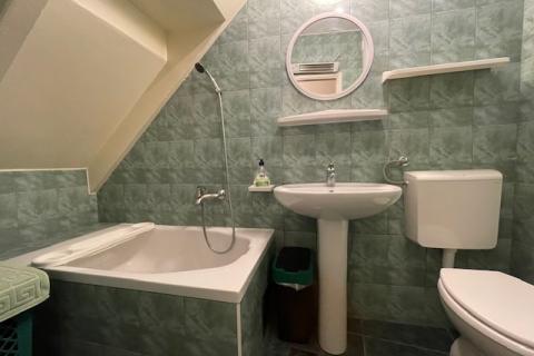 Otok Krk-Punat, prvi red do mora, 180 m2