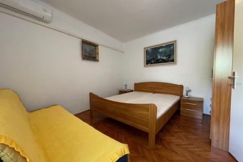 Otok Krk-Punat, prvi red do mora, 180 m2