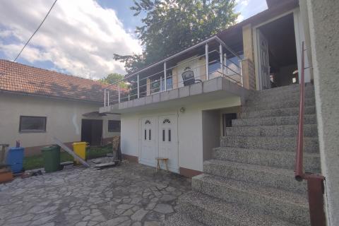 Lika,Donji Lapac,novouređena kuća,blizina rijeke Une