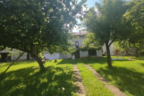 Lika,Donji Lapac,novouređena kuća,blizina rijeke Une