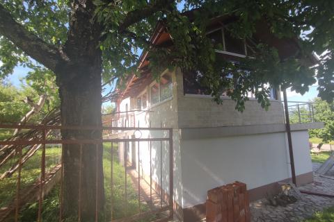 Lika,Donji Lapac,novouređena kuća,blizina rijeke Une