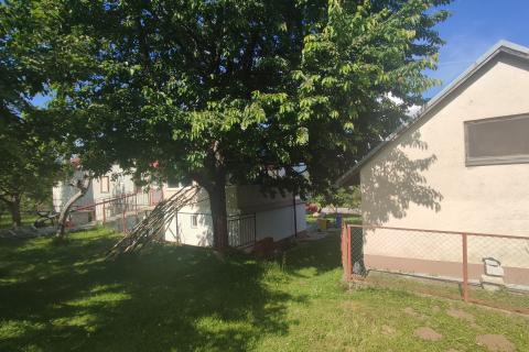 Lika,Donji Lapac,novouređena kuća,blizina rijeke Une