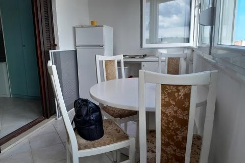 Istra,Barbariga,apartman sa zatvorenom lođom
