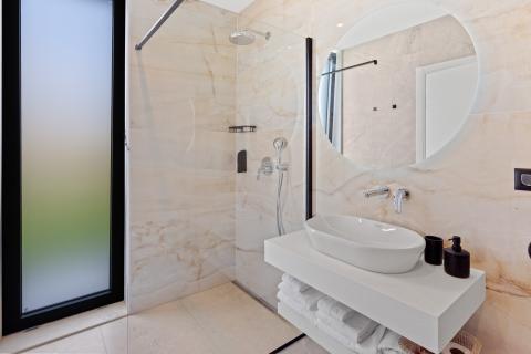 Poreč okolica, vila s korovnom terasom