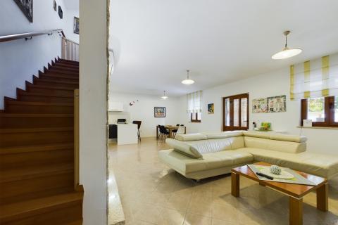 Istra, Barban okolica-renovirana kamena kuća s bazenom