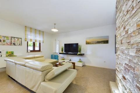 Istra, Barban okolica-renovirana kamena kuća s bazenom