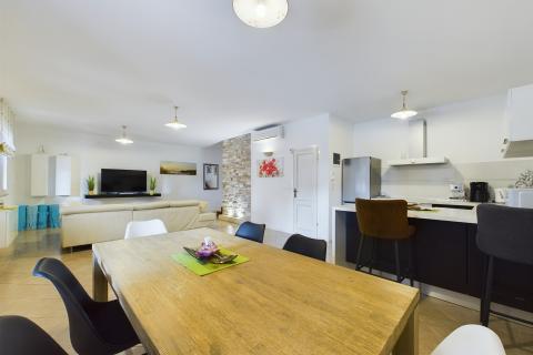 Istra, Barban okolica-renovirana kamena kuća s bazenom