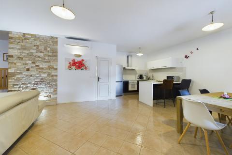 Istra, Barban okolica-renovirana kamena kuća s bazenom