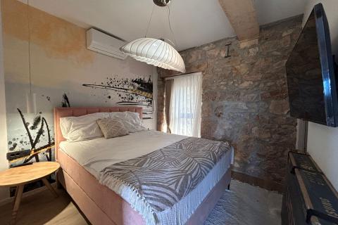 OTOK KRK,DOBRINJ -moderno  kamena villa sa bazenom