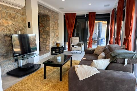 OTOK KRK,DOBRINJ -moderno  kamena villa sa bazenom