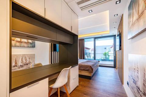 Rab, Banjol- moderne vile s bazenima, blizina mora i centra