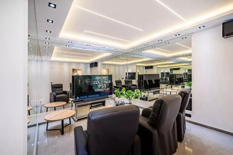 Rab, Banjol- moderne vile s bazenima, blizina mora i centra