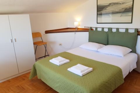 Istra, Pješčana uvala, dugoročni najam dvosobnog stana sa pogledom na more