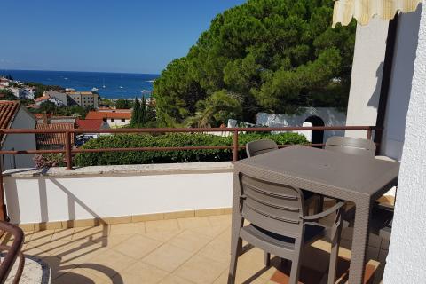 Istra, Pješčana uvala, dugoročni najam dvosobnog stana sa pogledom na more