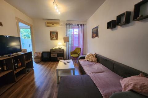 Rijeka, Centar - stan 1s+db i app u adaptiranom suterenu, u naravi 100m2  