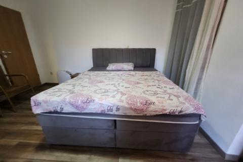 Rijeka, Centar - stan 1s+db i app u adaptiranom suterenu, u naravi 100m2  