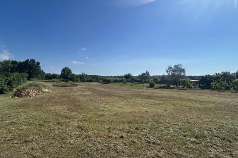 Višnjan, okolica, jedinstveno građevinsko zemljište sa pogledom na more i alpe