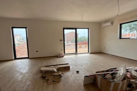 Poreč okolica, moderna dvojna kuća s bazenom