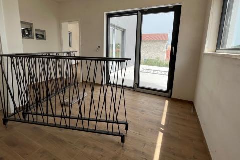 Poreč okolica, moderna dvojna kuća