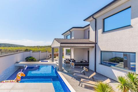 Istra, Banjole, villa s bazenom