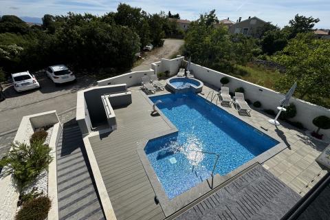 OTOK KRK,GRAD KRK-bliža okolica villa sa dva stana