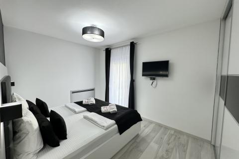 OTOK KRK,GRAD KRK-bliža okolica villa sa dva stana