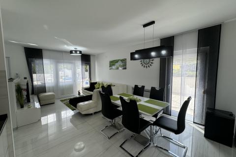 OTOK KRK,GRAD KRK-bliža okolica villa sa dva stana