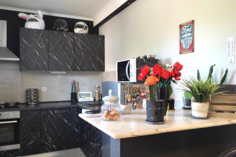 Istra,Umag,kuća sa tri stana i dvorištem!