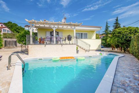 OPATIJA, POBRI- Haus 170 m2 mit Pool, Garage und Meerblick