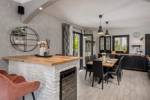 OPATIJA, POBRI- Haus 170 m2 mit Pool, Garage und Meerblick