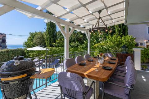 OPATIJA, POBRI- Haus 170 m2 mit Pool, Garage und Meerblick