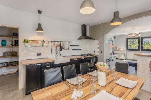 OPATIJA, POBRI- Haus 170 m2 mit Pool, Garage und Meerblick