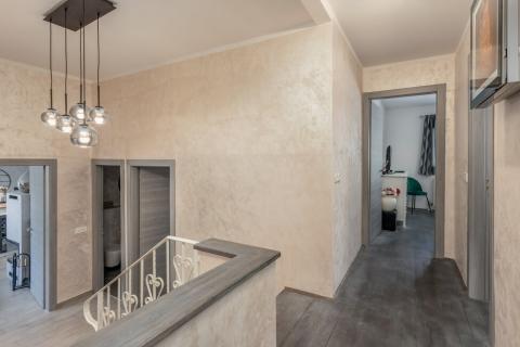 OPATIJA, POBRI- Haus 170 m2 mit Pool, Garage und Meerblick