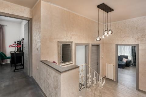 OPATIJA, POBRI- Haus 170 m2 mit Pool, Garage und Meerblick