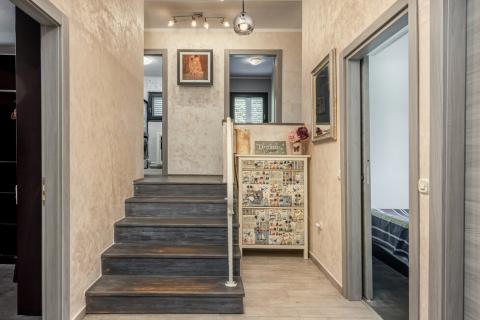 OPATIJA, POBRI- Haus 170 m2 mit Pool, Garage und Meerblick