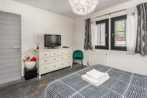 OPATIJA, POBRI- Haus 170 m2 mit Pool, Garage und Meerblick